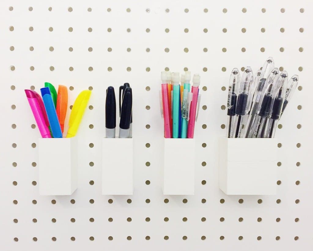 Настраиваемый держатель (2 штифта) для перфорированных досок