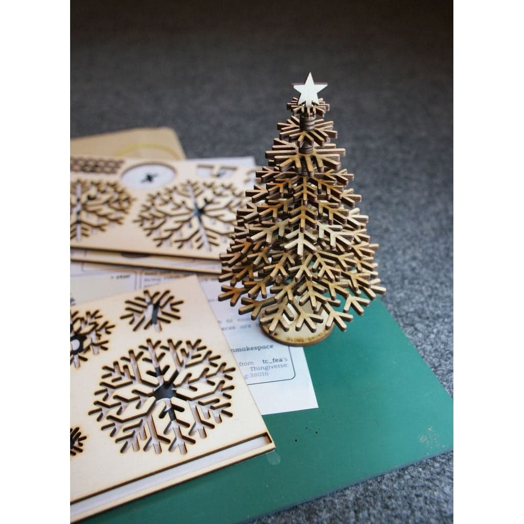 Рождественская елка в плоской упаковке, вырезанная лазером