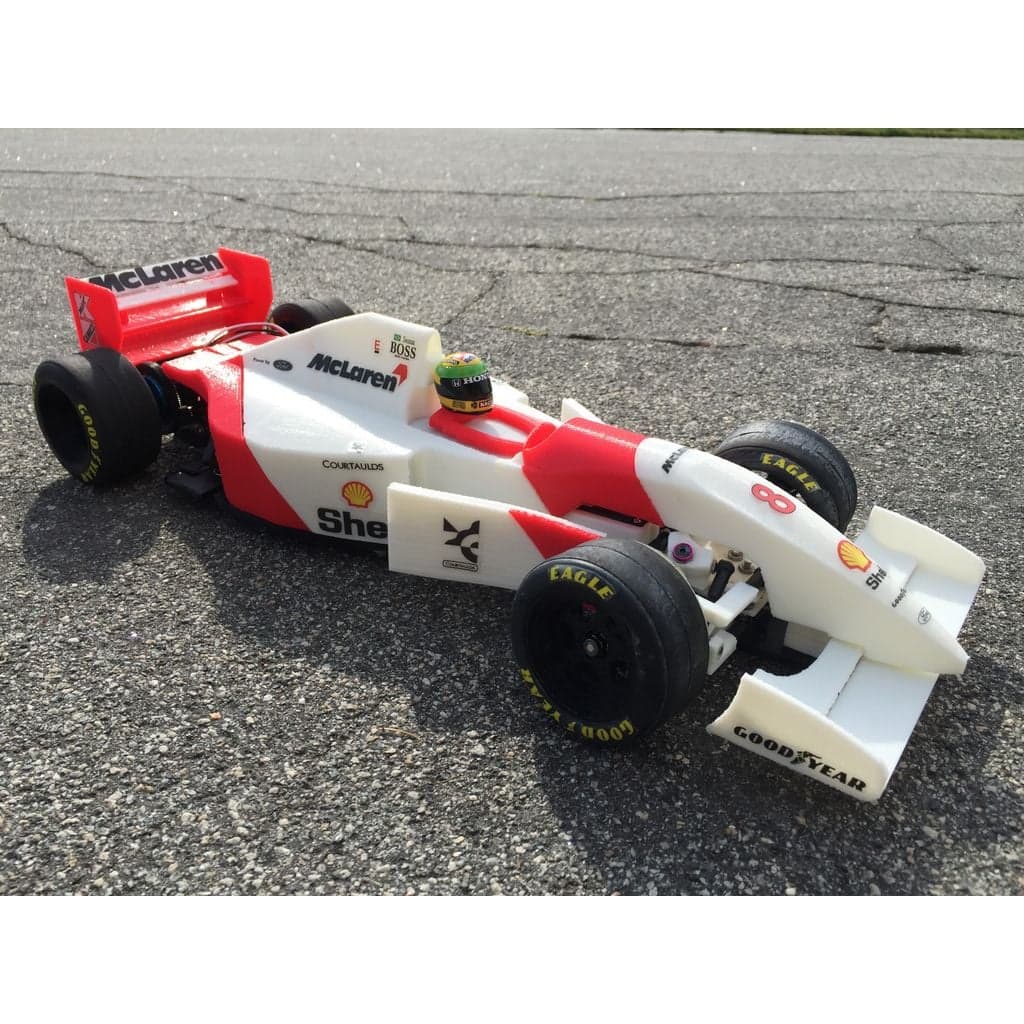 Rs-01 Айртона Сенны McLaren MP4/8 Формулы 1 1993 года. Радиоуправляемый автомобиль