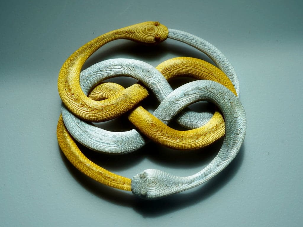 Медальон Аурин из «Бесконечной истории»