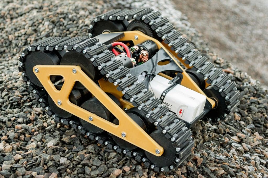 Радиоуправляемый скоростной танк