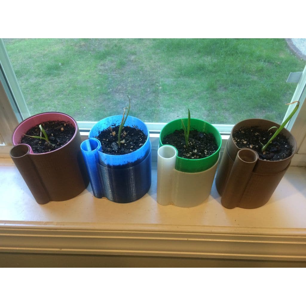 Маленький цветочный горшок, автополив