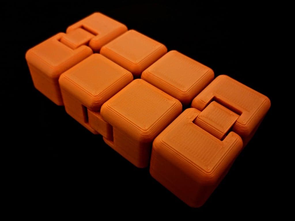 Еще один бесконечный куб фиджет