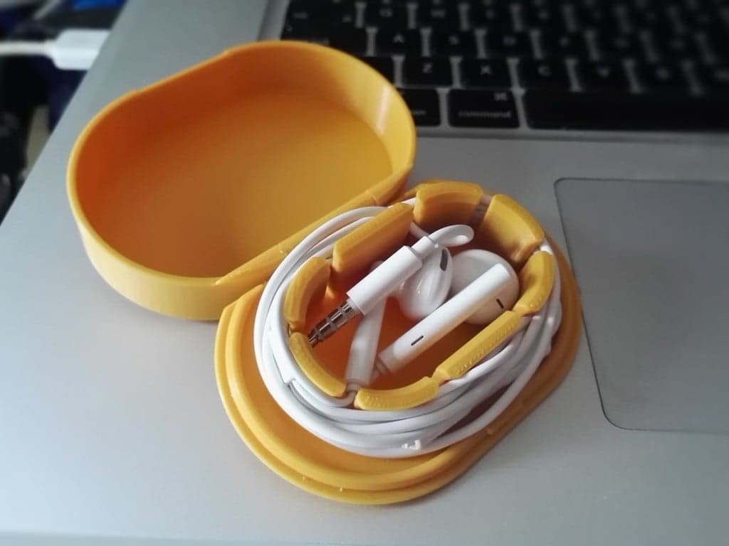 Откидной чехол для наушников (ремикс отдельных частей)