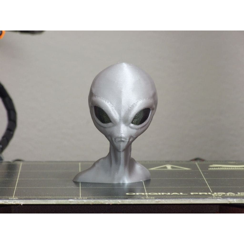 Чужой и бюст пришельца (мультиматериал)