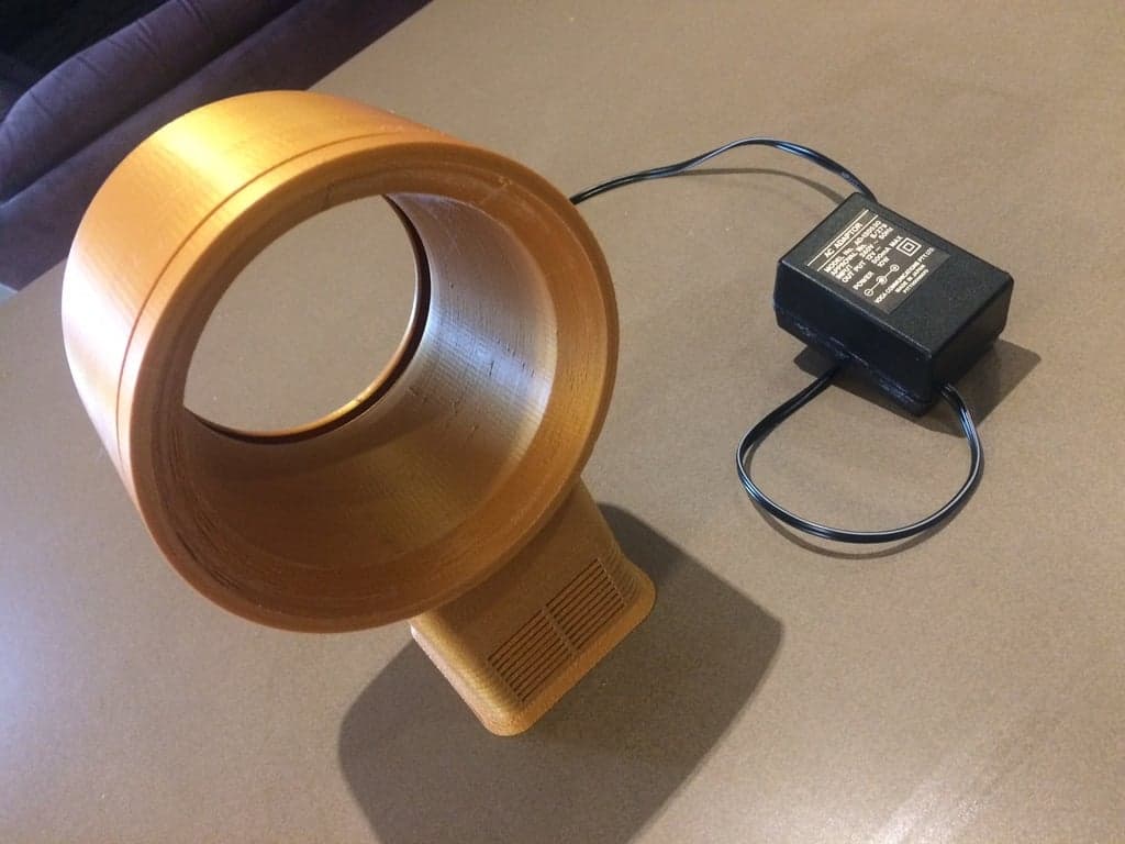 Безлопастной настольный вентилятор