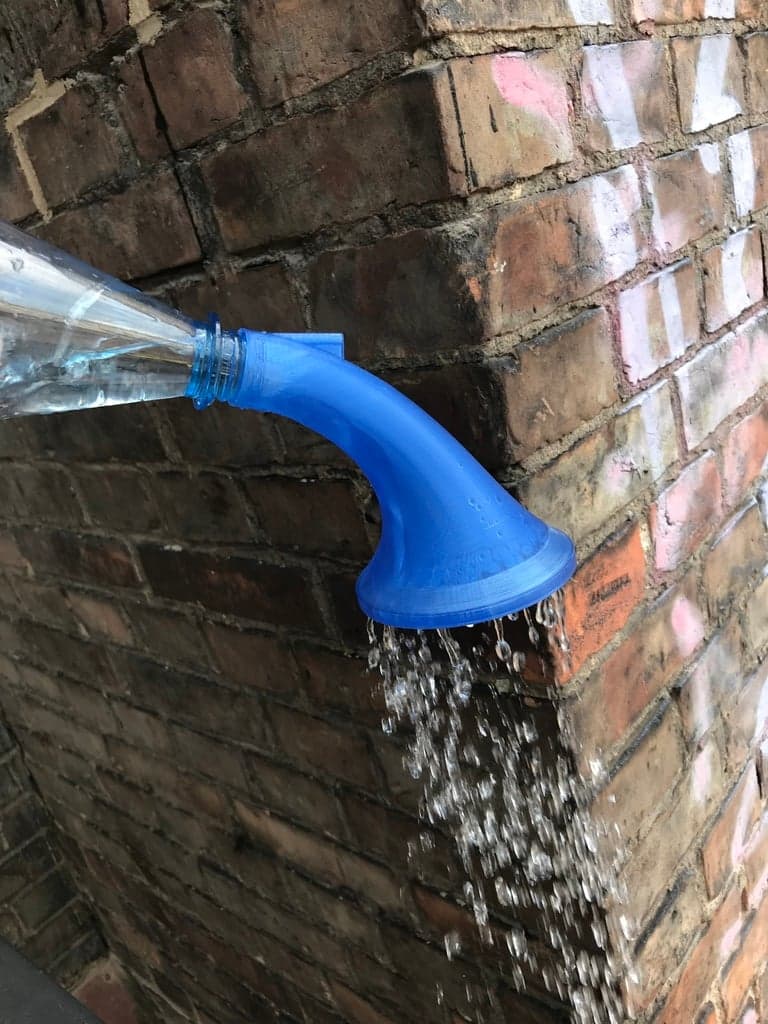 Прикрутите лейку/лейку