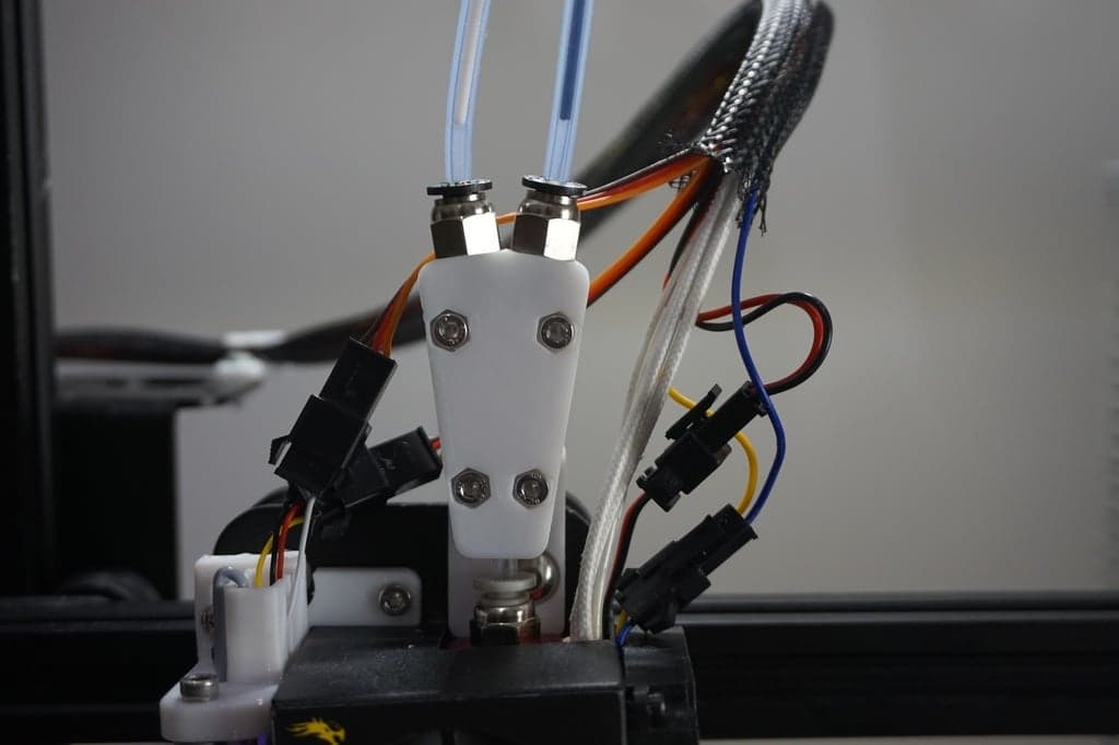 Y-образное соединение из нескольких материалов