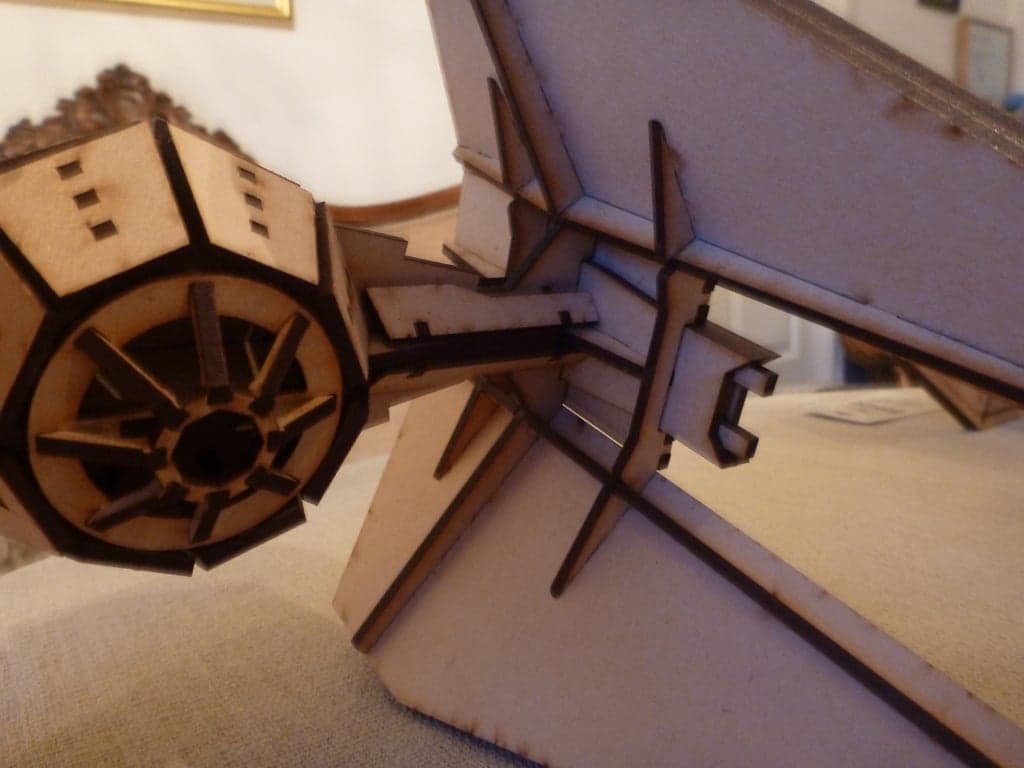 Лазерная резка Tie Interceptor