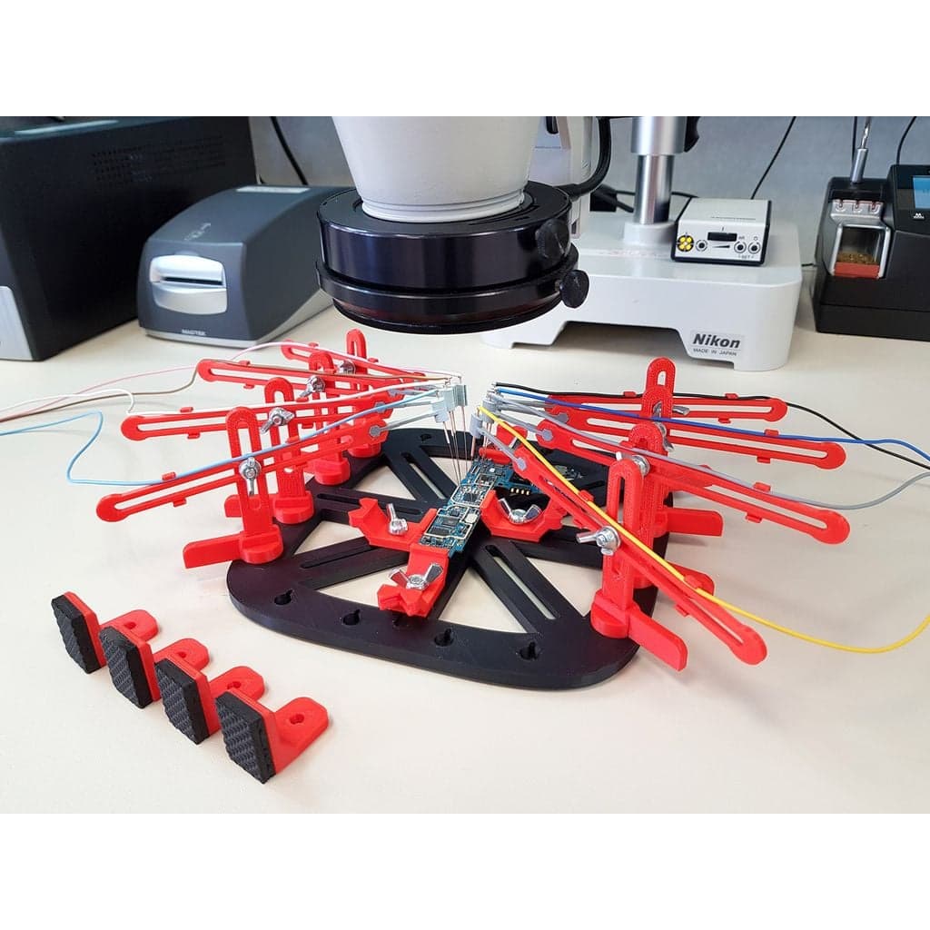 Рабочая станция для печатных плат с нанозондами