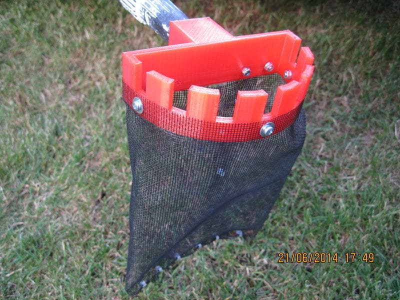 Простой сборщик фруктов для мелких фруктов, таких как вишня.