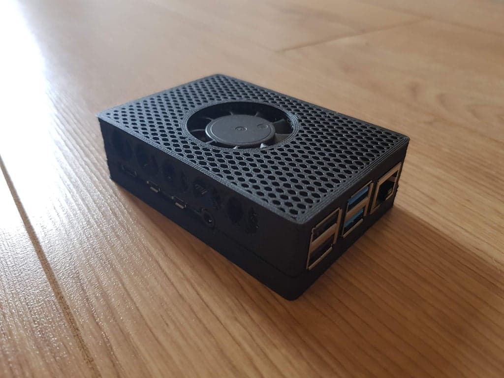 Корпус Raspberry Pi 4 (вентилятор 40 мм)
