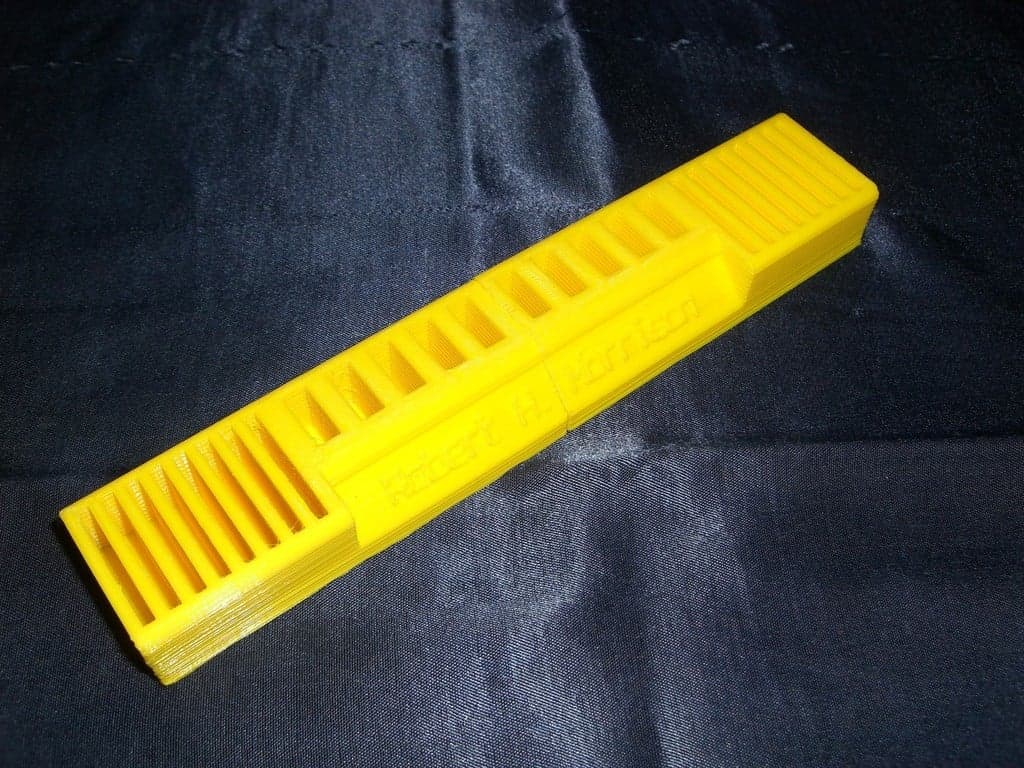 Настраиваемый держатель USB-накопителя и SD-карты