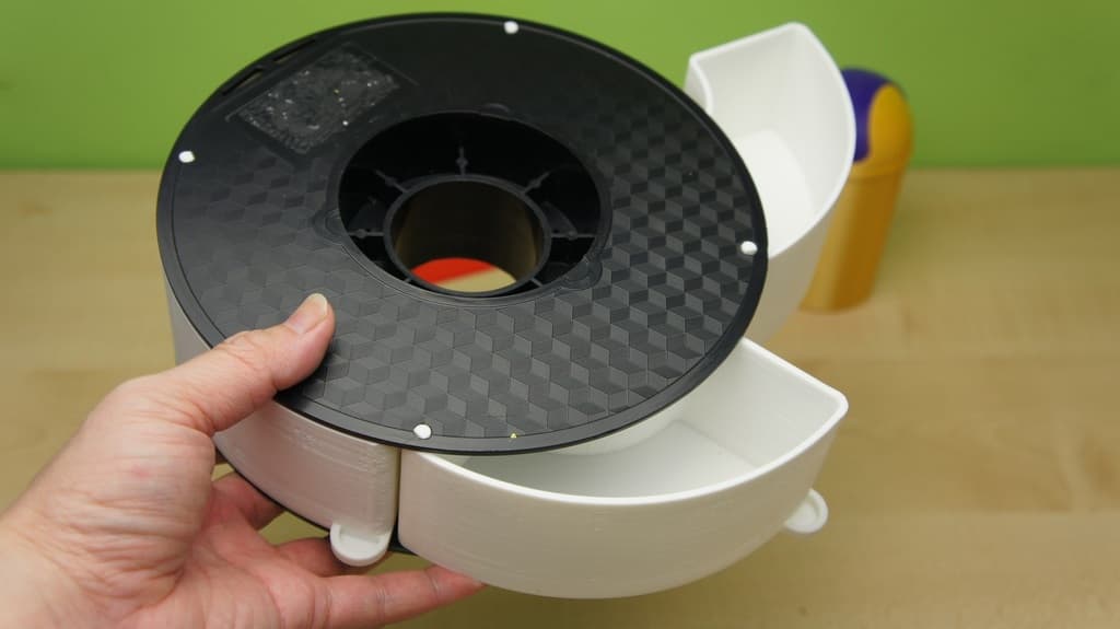 Еще одно хранилище катушек с нитью