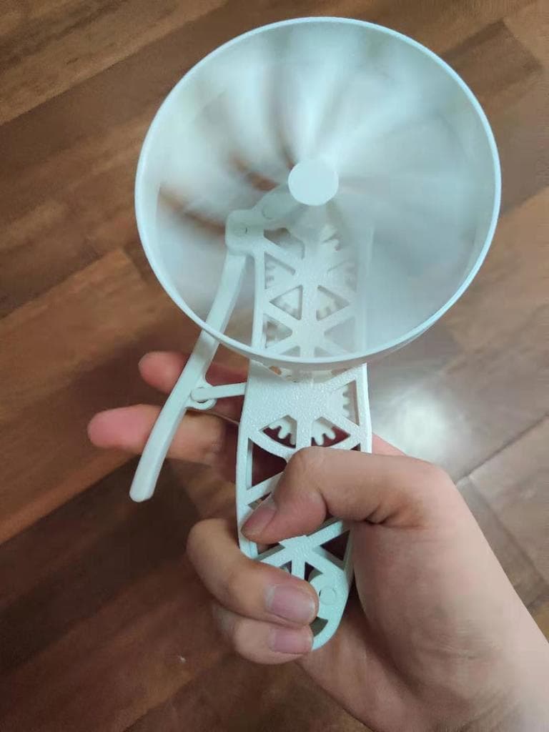 Прочный вентилятор Squeeze Fan!