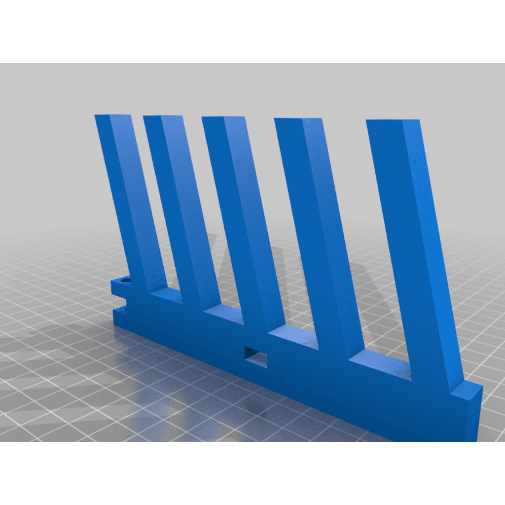 Полка для тарелок в шкафу