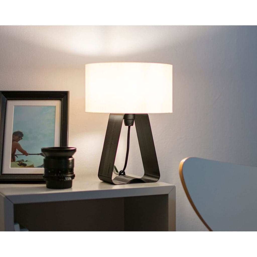 Космическая настольная лампа