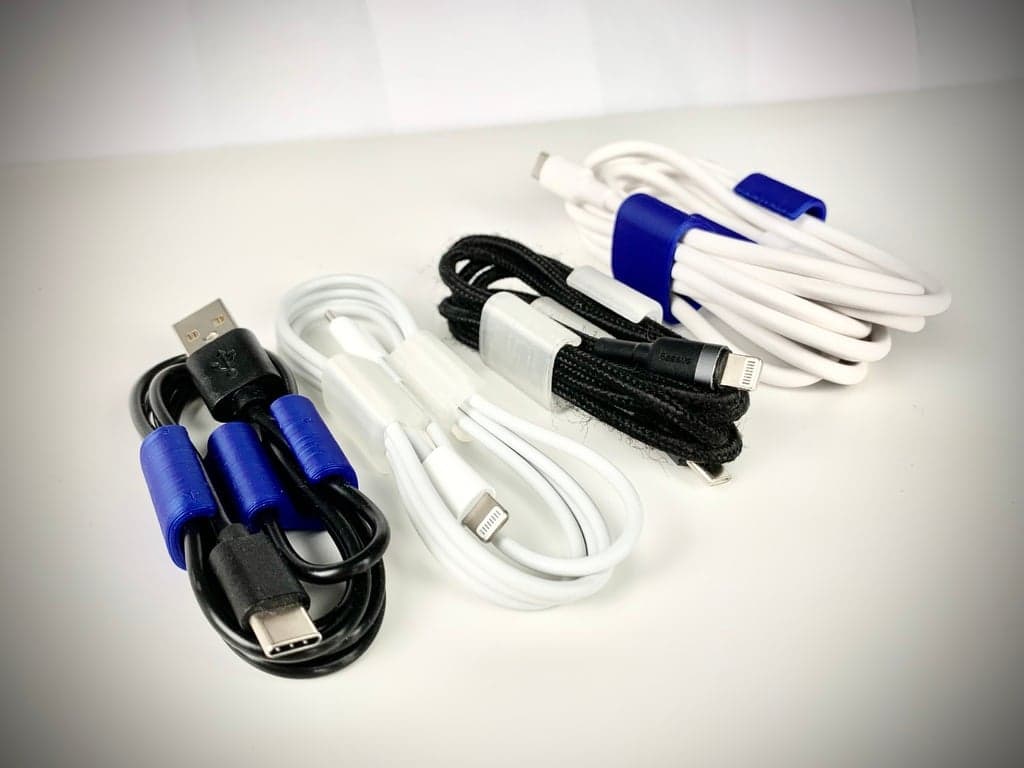 Замечательный держатель кабеля