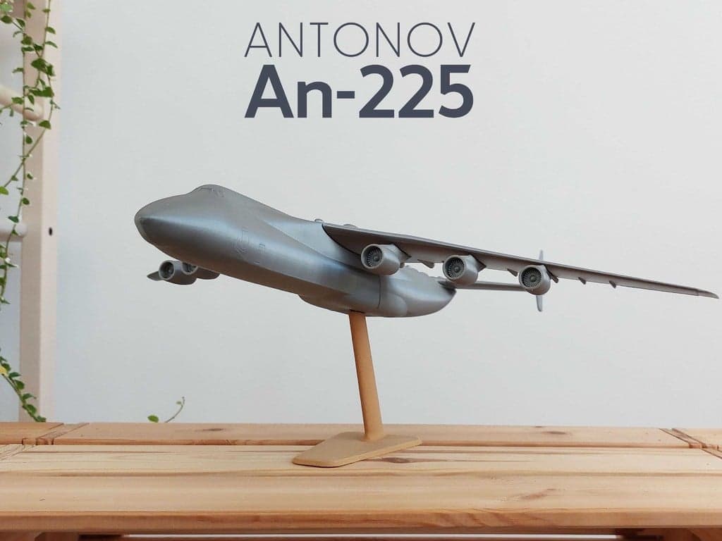 Антонов Ан-225 Мрия – 1:200