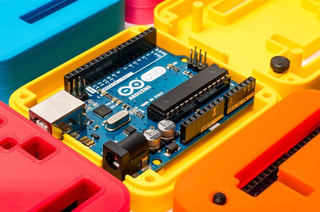 Чехол для Arduino Uno, Leonardo, напечатанный на 3D-принтере.