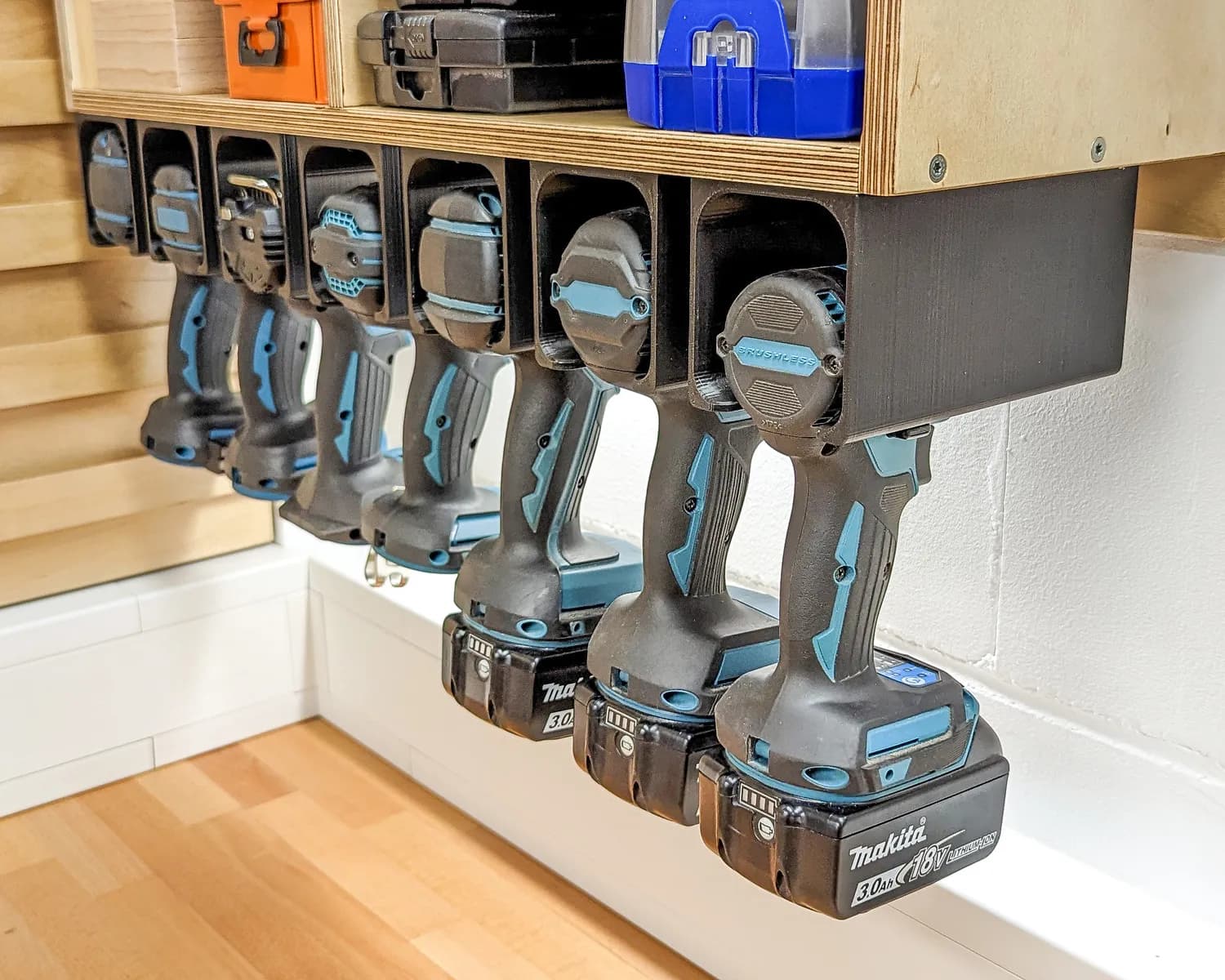 Универсальный аккумуляторный держатель/крепление для дрелей (Makita, DeWalt, Bosch, Festool .)