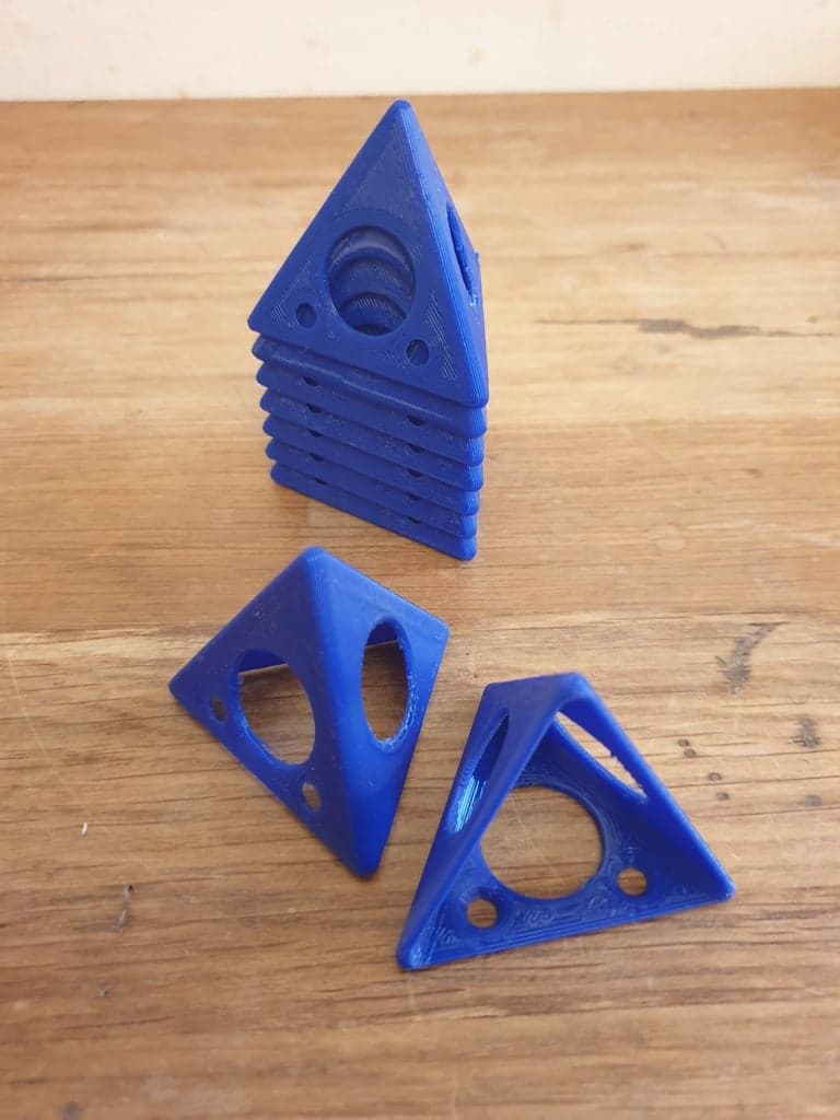 Конусы для краски – штабелируемые и привинчиваемые