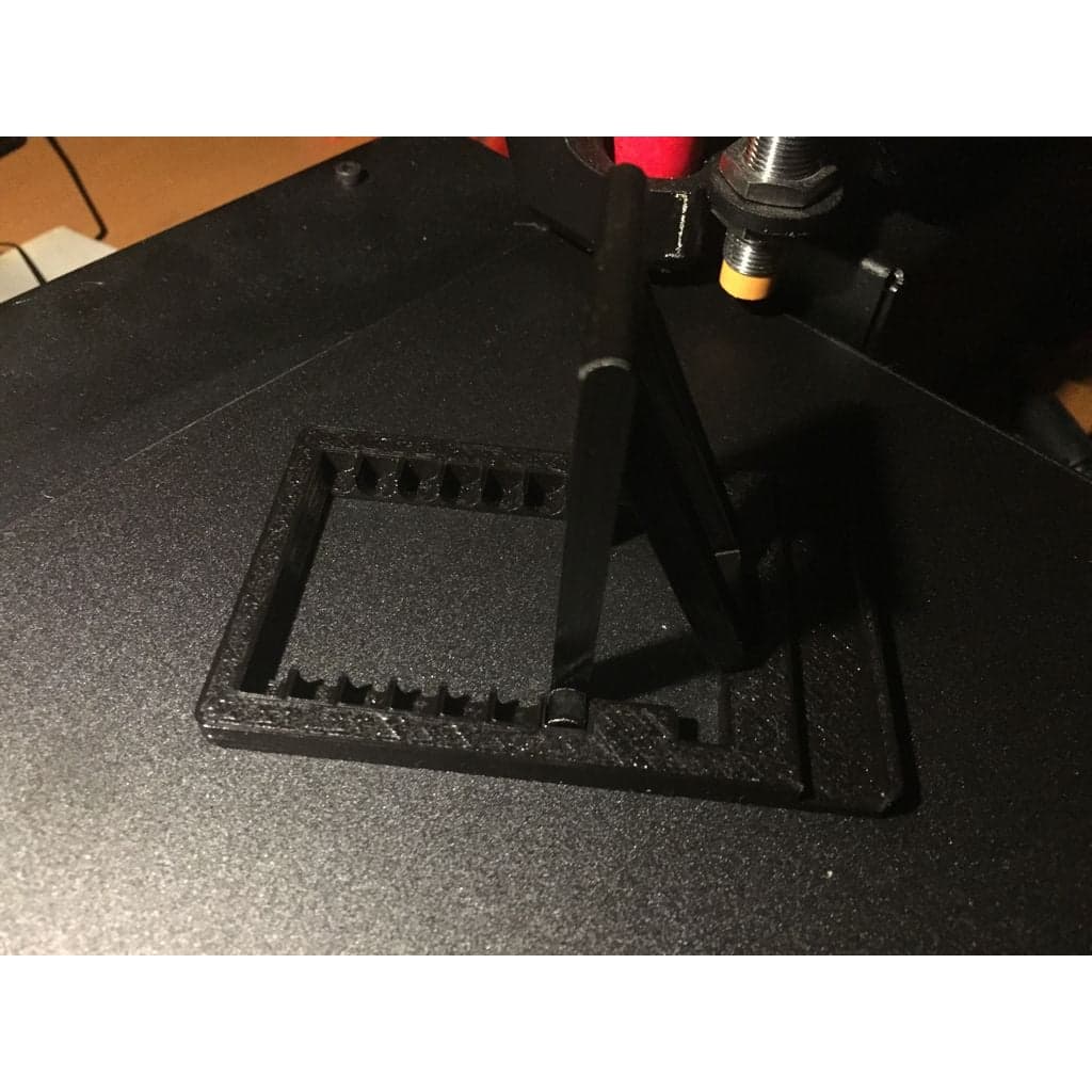 Универсальная подставка для телефона/планшета с регулируемым углом наклона.