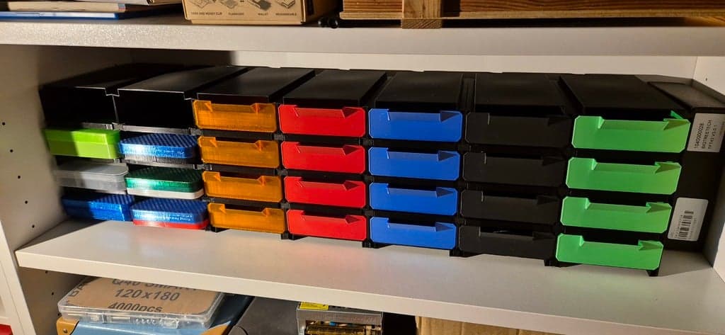 Организатор. Модель легко и быстро распечатать, легко собрать и практична в использовании.