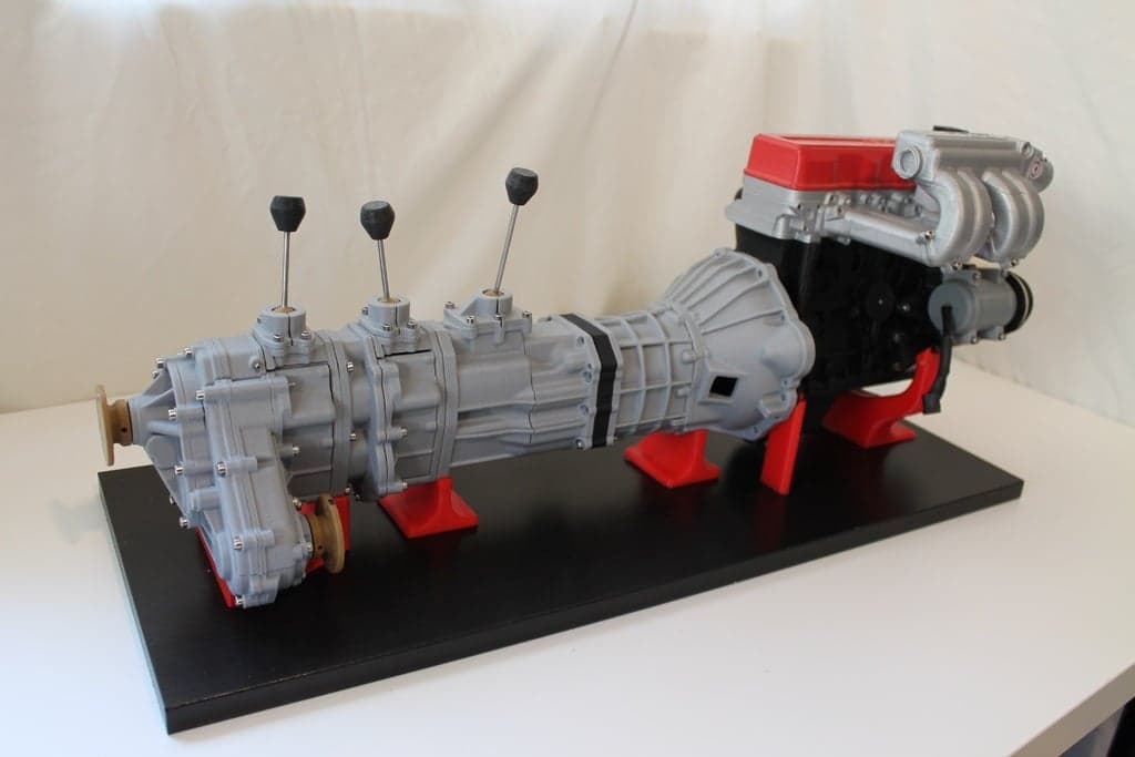 Модель раздаточной коробки Toyota с рабочим приводом 4WD