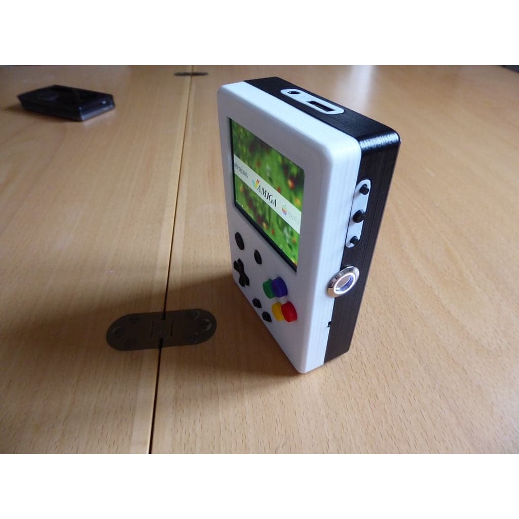 Портативная игровая консоль Raspberry Pi.